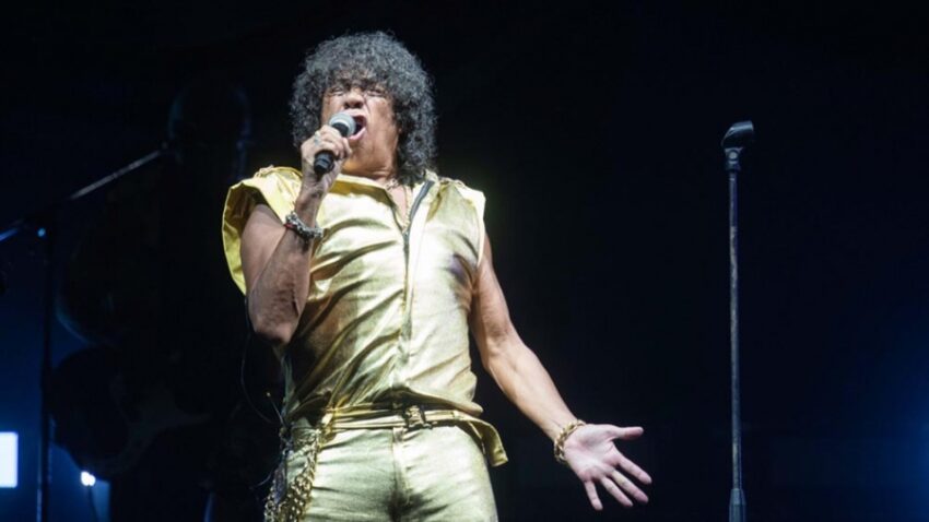 La Mona Jiménez y el rock sellan su alianza definitiva en el cierre del Cosquín Rock 38