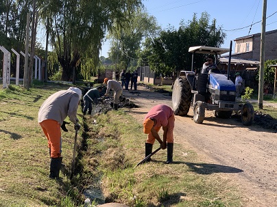 Resistencia avanza en la limpieza de desagües del barrio La Liguria 38