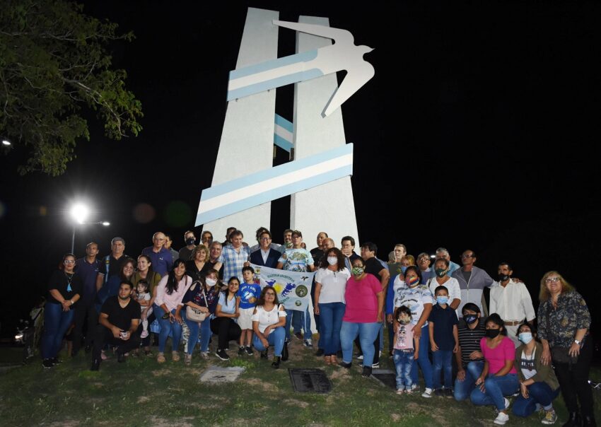 Martínez participó en la iluminación del monumento a los caídos en la guerra de Malvinas 38