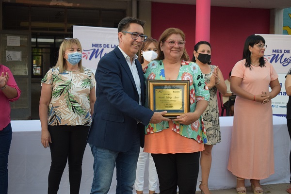 Mes de la Mujer: Martínez homenajeó a mujeres destacadas de la zona norte 38
