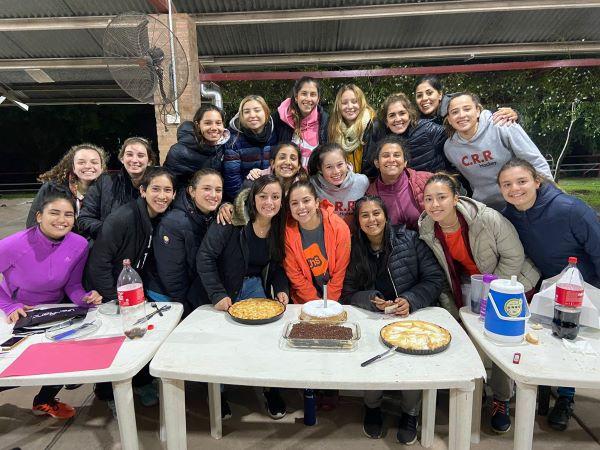 Las chicas de Regatas en el Regional de Hockey 38