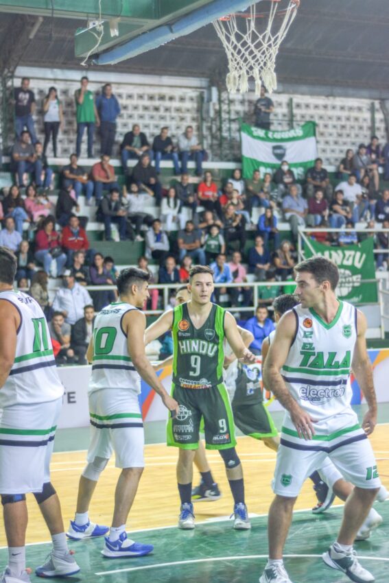 LFB: El Tala se animó, batalló y festejó en Resistencia 38