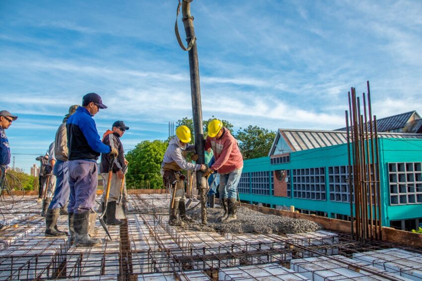Con una inversión superior a los $200 millones, se construye el nuevo edificio de laboratorio del hospital Perrando 38