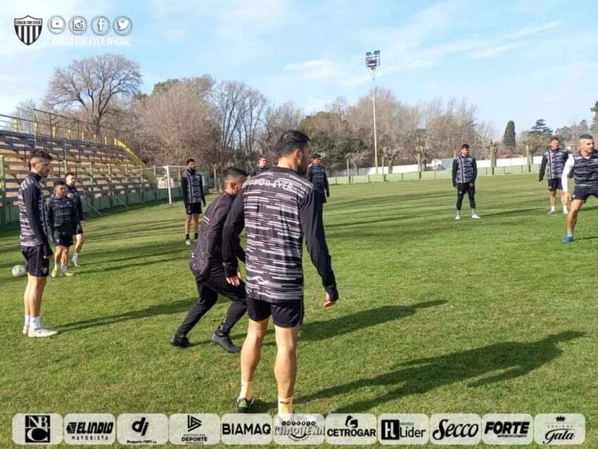 For Ever entrenó en Casares de cara al partido de hoy contra Agropecuario 38