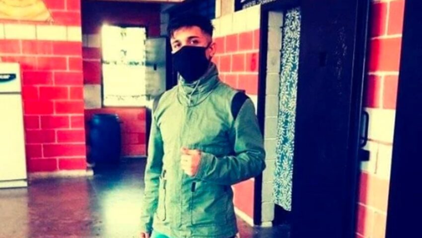 Le puso “me gusta” a las fotos de una chica en Facebook y lo asesinaron delante de sus amigos 38