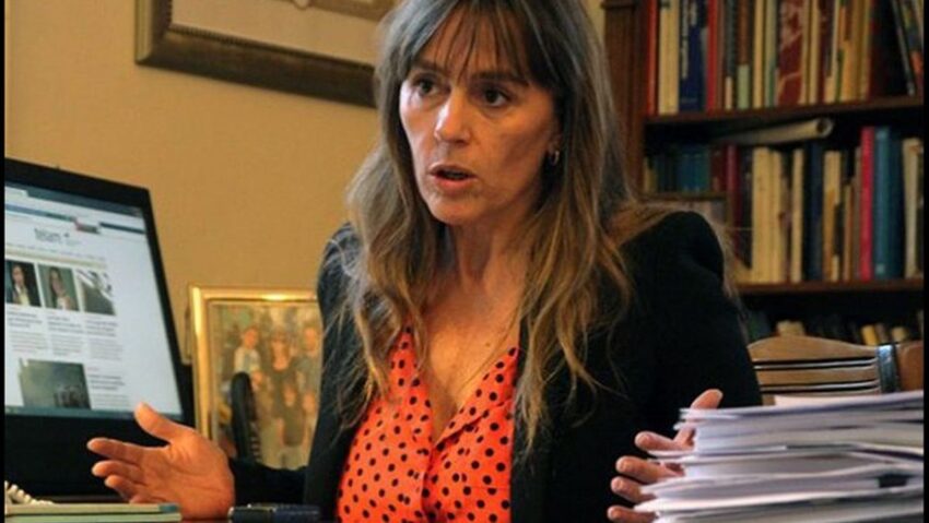 Juliana Di Tullio pidió presencia policial en las cuevas 38