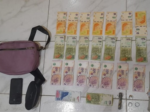 Recuperaron una cartera que tenía dinero y otras pertenencias 38