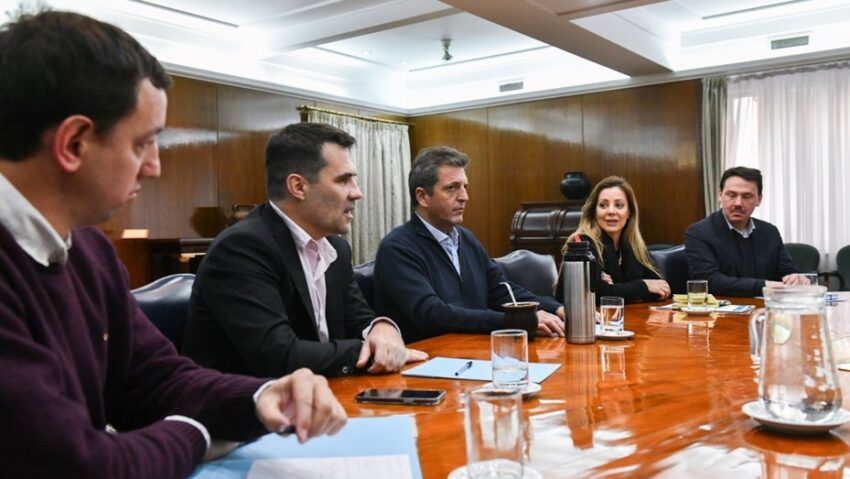 Tras el recambio de autoridades, Massa se reunió con los nuevos funcionarios en Energía 38