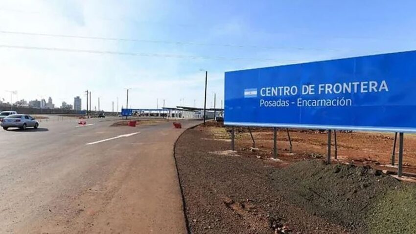 Detienen a pareja de alemanes queriendo salir desde Misiones a Paraguay con una menor sin documentos 38