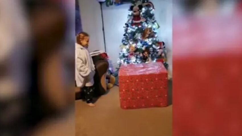 Este soldado dio una gran sorpresa a su hija por Navidad 38