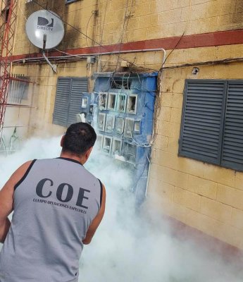 El COE sofocó el incendio de un tablero eléctrico en el barrio España de Resistencia 38