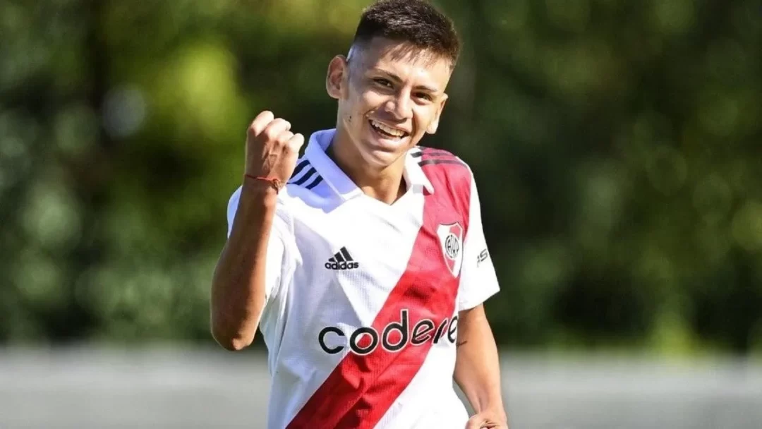 La millonaria cláusula que River busca ponerle a Diablito Echeverri para evitar su salida 38 Diablito Echeverri
