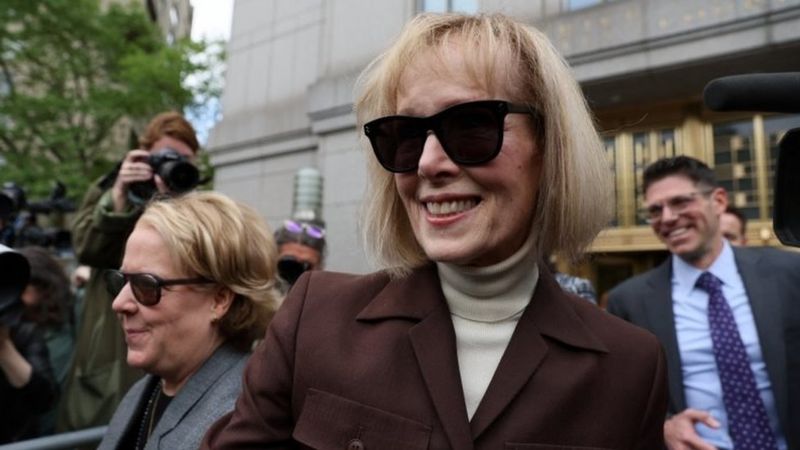 Donald Trump fue hallado culpable por abuso sexual contra Jean Carroll 38 La escritora E. Jean Carroll se mostró satisfecha luego de ganar la demanda contra Donald Trump.