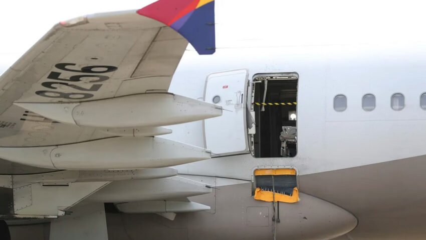 Habló el hombre que abrió la puerta del avión en pleno vuelo: “Me quería bajar rápido" 36