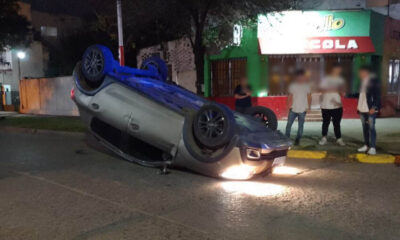 Adolescente de 17 robó el auto de su papá y volcó en pleno centro de Resistencia