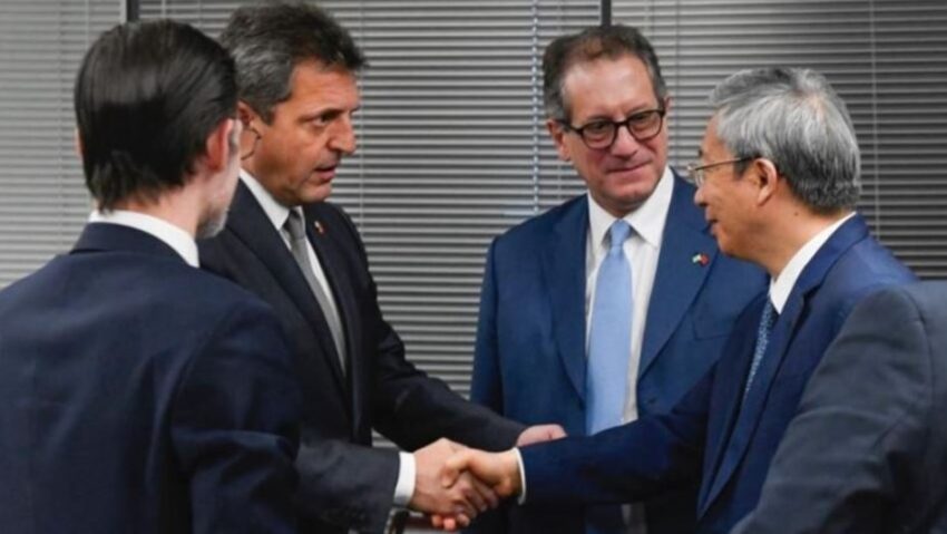 La Argentina renovó el acuerdo y amplió el swap de monedas con China 38