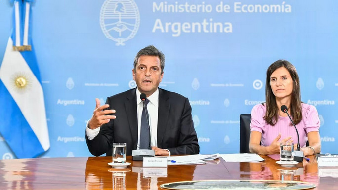 Sergio Massa y Fernanda Raverta, titular de Anses