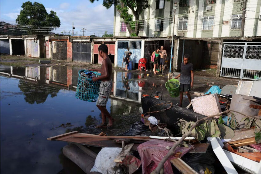 Al menos 11 muertos y un desaparecido por las lluvias torrenciales en Río de Janeiro