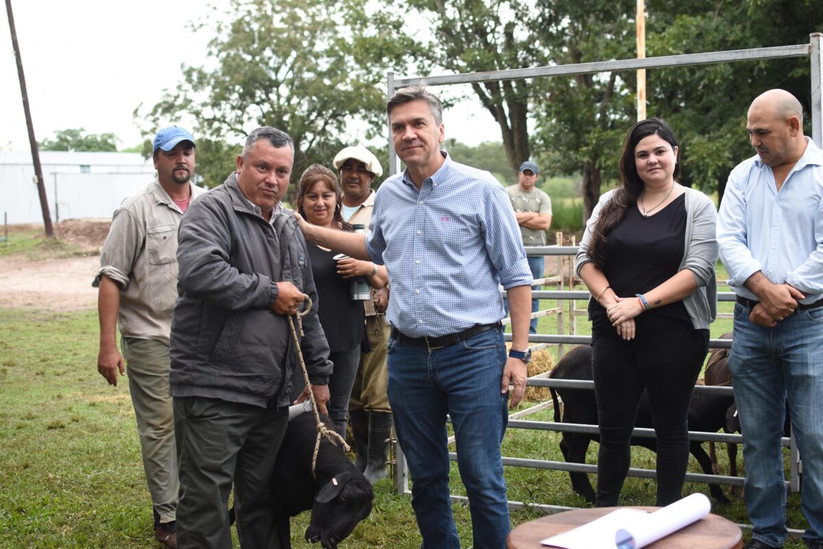 Makallé: Zdero entregó reproductores caprinos y ovinos y reafirmó el acompañamiento al sector productivo