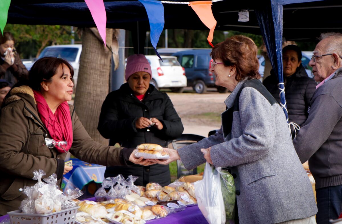 Se realizó la segunda edición de la Feria de Pequeños Productores: "De la Huerta a la Mesa"