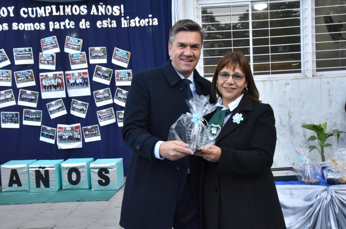 Zdero en el 145º Aniversario de la Escuela Chaqueña Benjamín Zorrilla