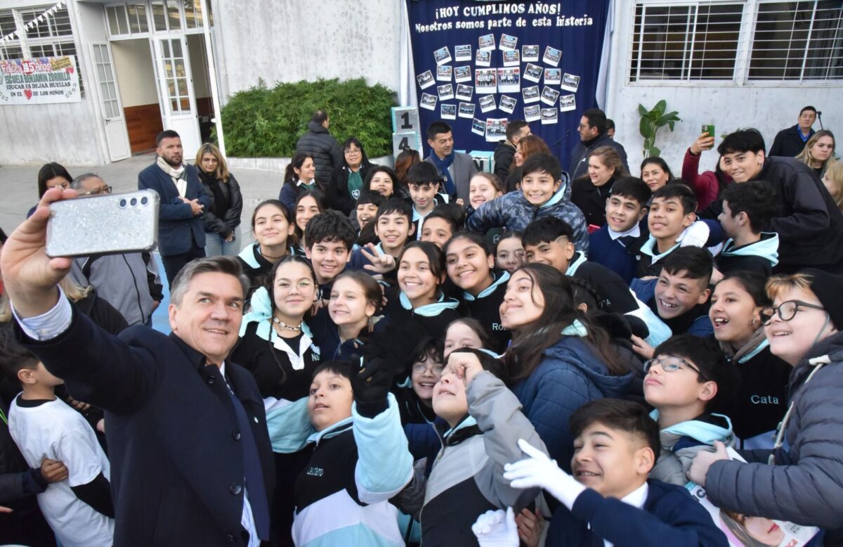 Zdero en el 145º Aniversario de la Escuela Chaqueña Benjamín Zorrilla