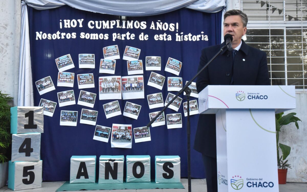 Zdero en el 145º Aniversario de la Escuela Chaqueña Benjamín Zorrilla