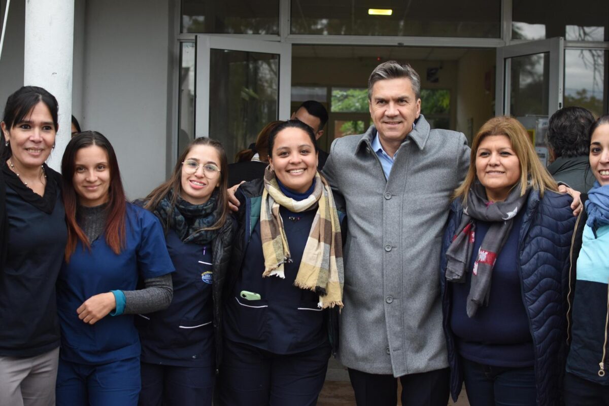 Villa Ángela: El gobernador entregó nuevos elementos para el Hospital Salvador Mazza