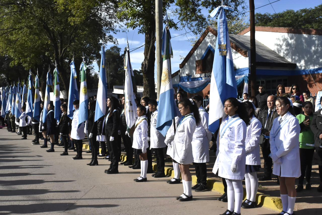 Zdero presidió el acto central del 25 de Mayo en Pampa del Infierno