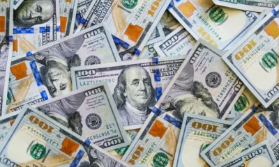 dólares, dolar