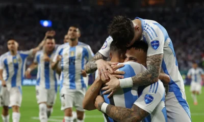 Argentina le ganó a Perú y se quedó con el primer puesto del Grupo A de la Copa América