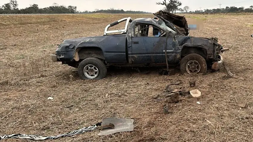 Pampa del Infierno: dos personas murieron luego de volcar su camioneta por la Ruta 16