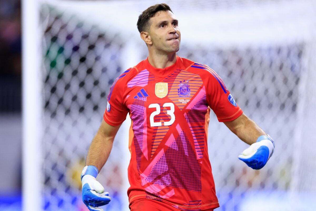 Con Dibu Martínez como figura, Argentina derrotó por penales a Ecuador y avanzó a las semifinales de la Copa América
