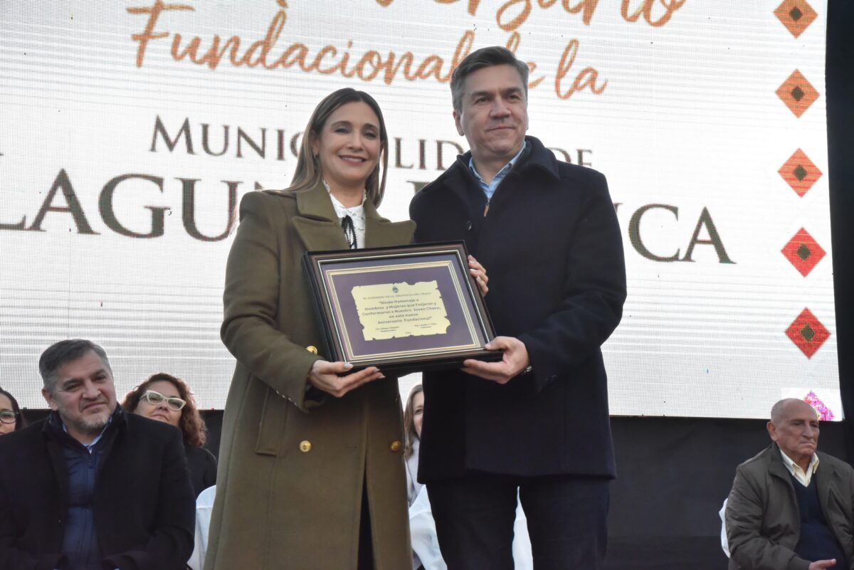 El gobernador Leandro Zdero participó del 136° aniversario de Laguna Blanca