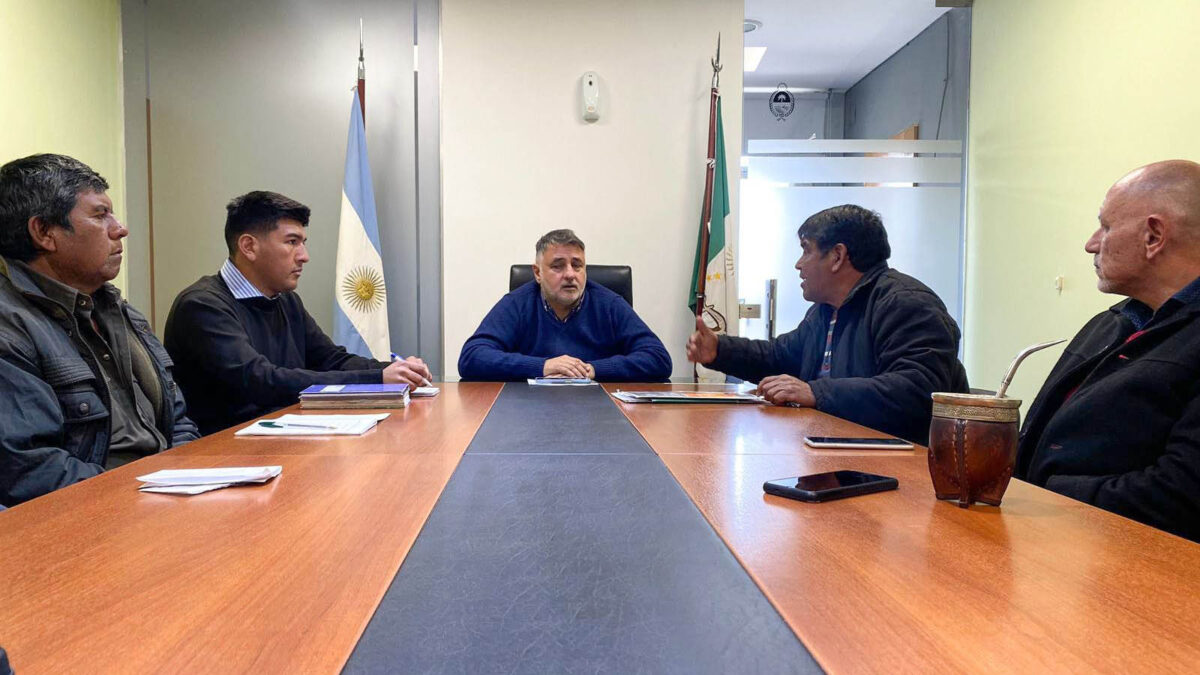 El Gobierno provincial avanza con el Instituto Nacional de Asuntos Indígenas para la realización de un relevamiento territorial 36 El Gobierno provincial avanza con el Instituto Nacional de Asuntos Indígenas para la realización de un relevamiento territorial
