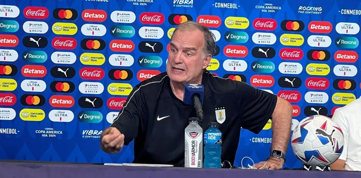 Bielsa explotó contra la organización de la Copa América: "¡Esto es una plaga de mentirosos!"