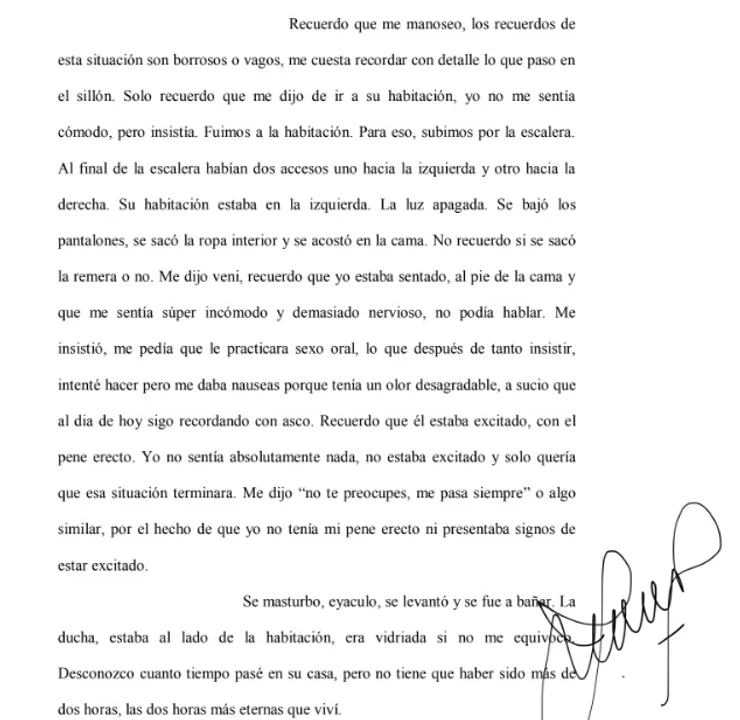 Luego habrían tenido relaciones sexuales y Marley lo habría llevado a una dirección que le proporcionó el denunciante en Capital Federal.
"Me sentía sucio, sentía asco. Fue en terapia que tuve que tratar todo esto", explicó el hombre que actualmente reclama el juicio por la verdad. Además, quiere que Facebook lo ayude a abrir su vieja cuenta para mostrar los chats. También solicita pericias psicológicas y psiquiátricas.