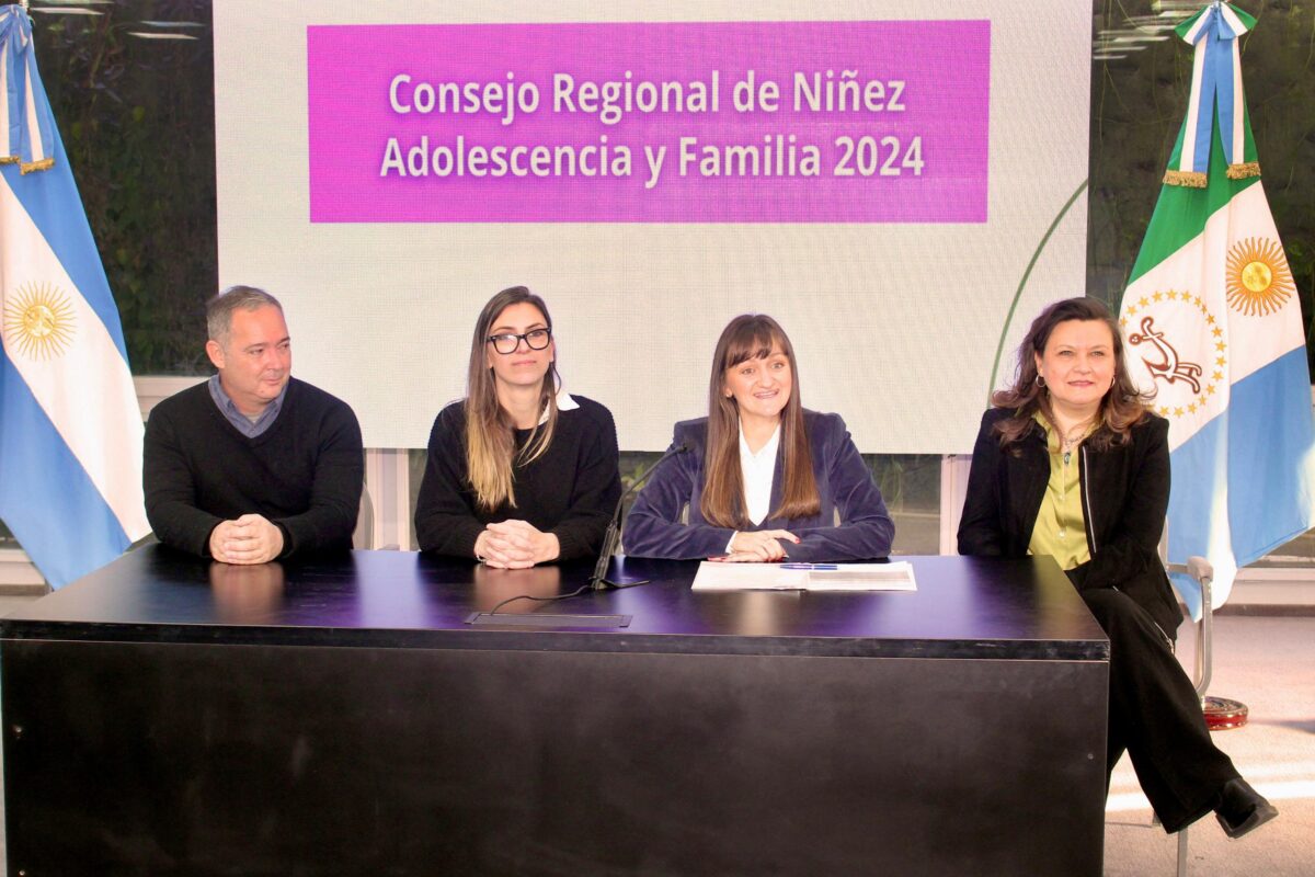 Con la firma del acta fundacional, se conformó la Región Metropolitana del Consejo Provincial de Niñez, Adolescencia y Familia