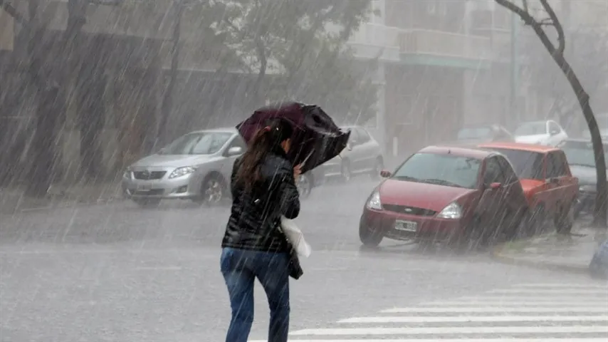 Rige un alerta por tormentas para esta noche y mañana en cinco departamentos chaqueños