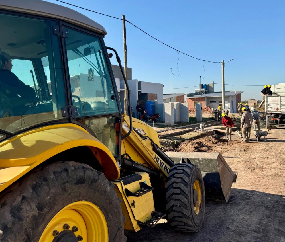 Con recursos propios, el Gobierno provincial ejecuta obras vitales de infraestructura en Tres Isletas