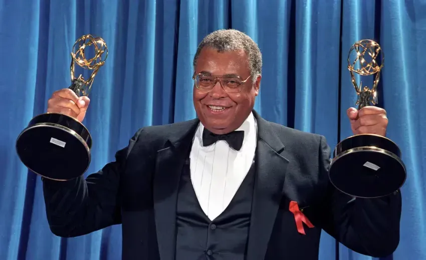 A los 93 años murió el actor James Earl Jones, la voz de Darth Vader y Mufasa