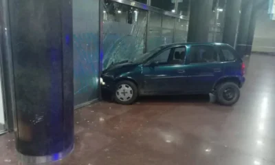 Un albañil pidió un préstamo, el Banco Nación se lo negó y estrelló su auto contra las oficinas