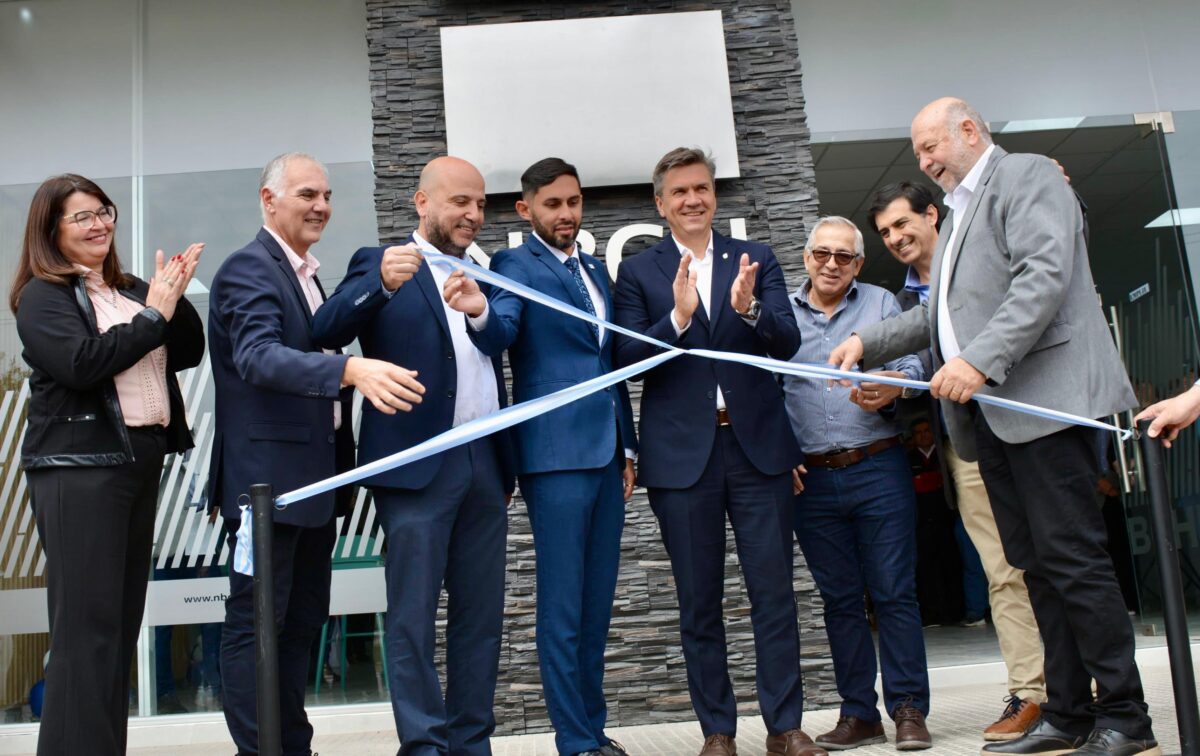 Zdero inauguró la flamante sucursal del Nuevo Banco del Chaco en Coronel Du Graty