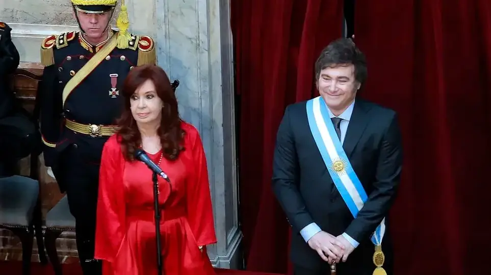 “Es la economía bimonetaria, estúpido”: Cristina Kirchner criticó duramente al gobierno de Javier Milei