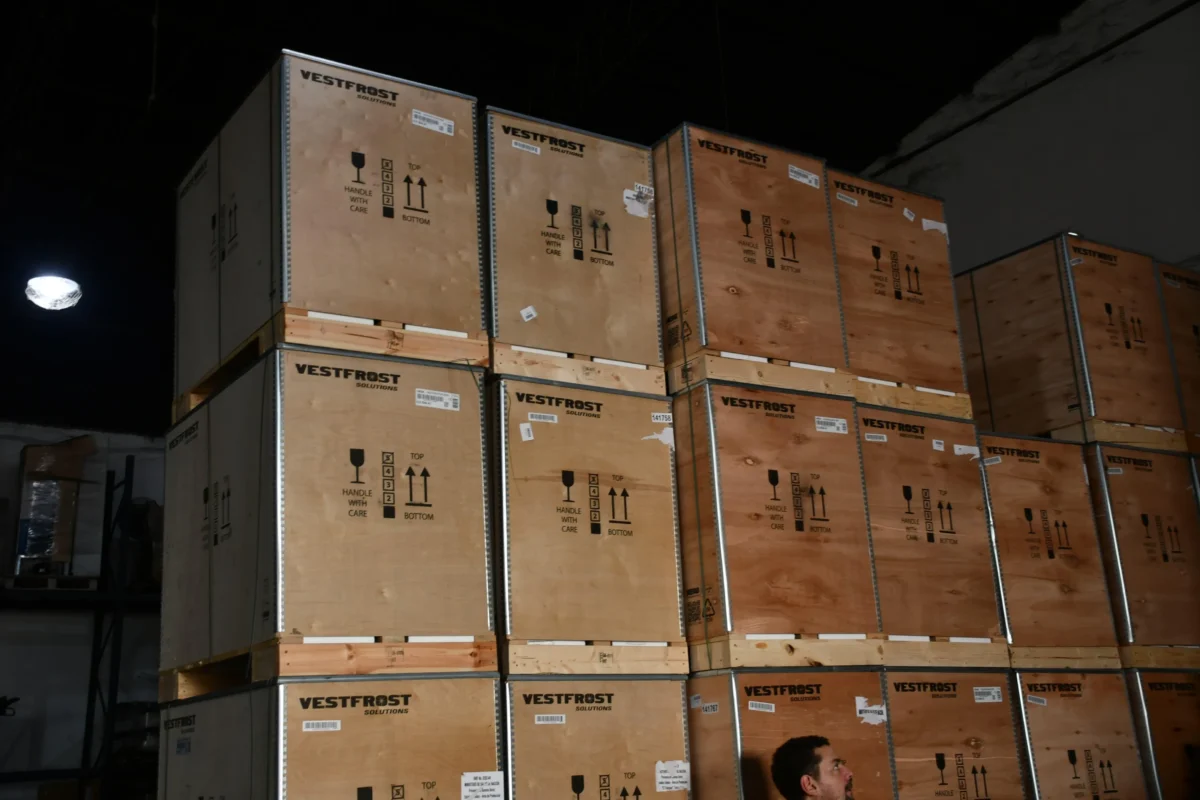 Salud: llegaron a Chaco más de 50 freezers para el almacenamiento de vacunas