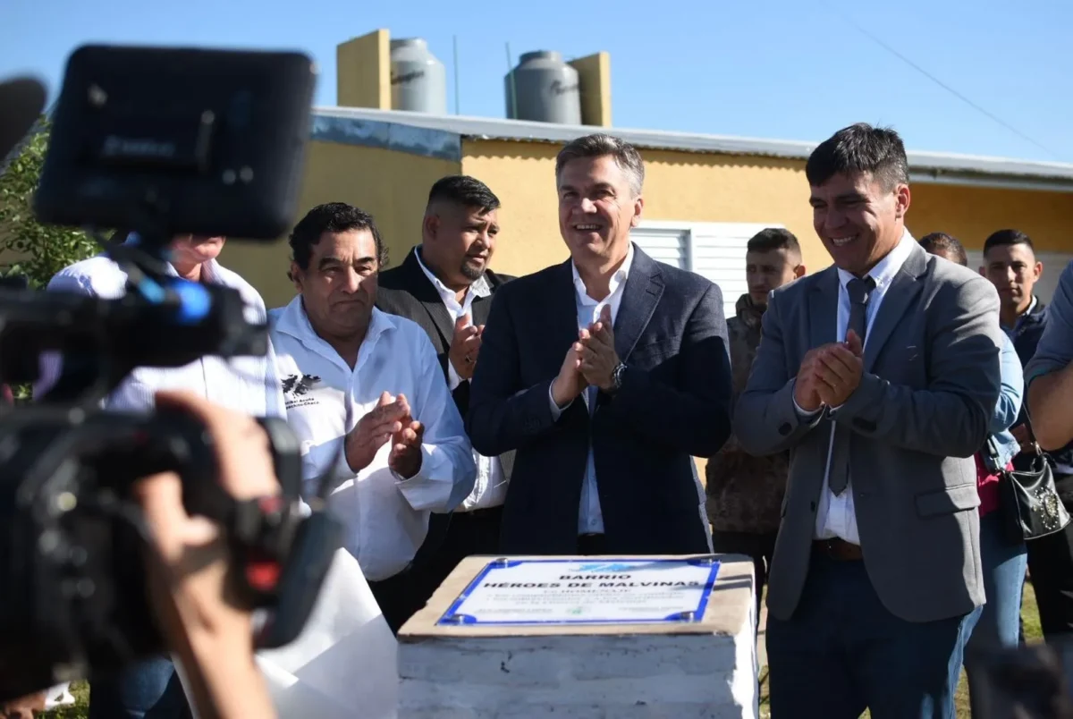 Zdero inauguró obras y entregó títulos de propiedad en el 107º aniversario de La verde