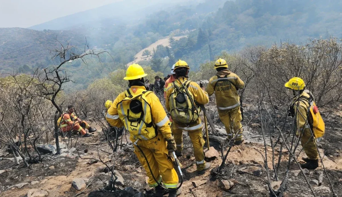 Córdoba enfrenta un panorama devastador: incendios forestales y cuatro sismos en 48 horas