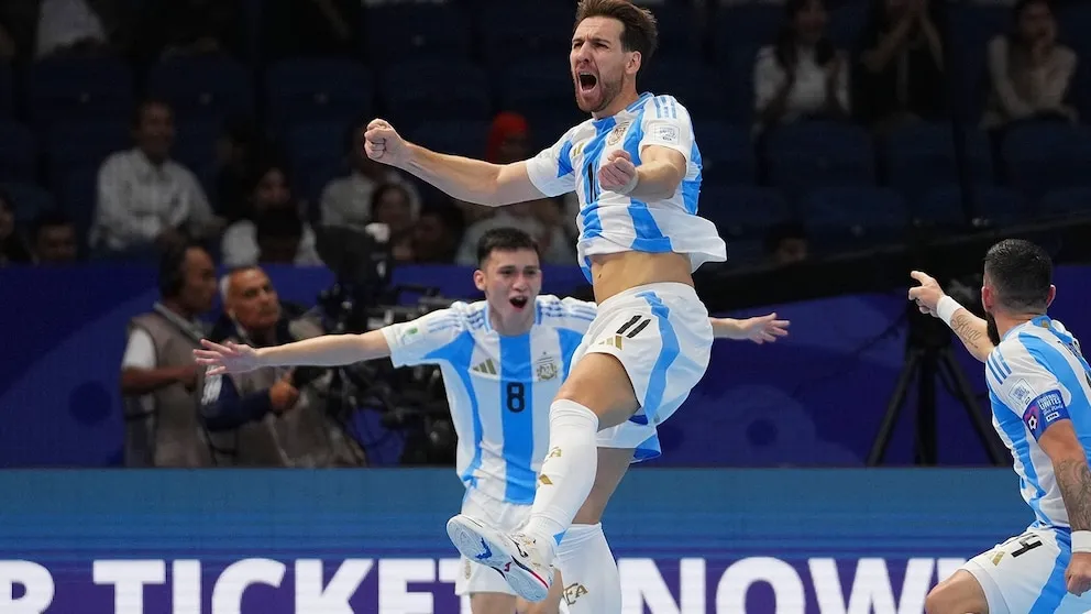 La Selección argentina derrotó 3-2 a Francia y enfrentará a Brasil en la final del Mundial de futsal