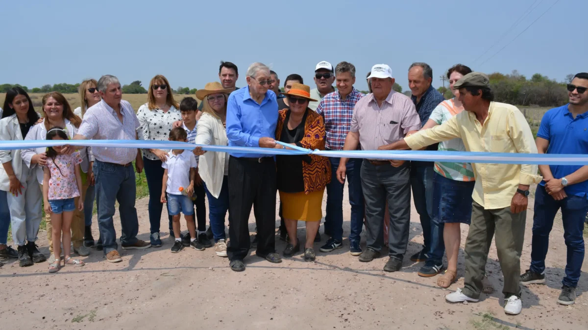 Día del Camino: el gobernador Zdero inauguró ripio y mejoras en la plaza de Pueblo Díaz - Villa Ángela