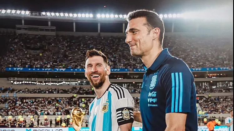 Scaloni dio la lista de la Selección Argentina para las Eliminatorias, con la vuelta de Messi y sin Dibu Martínez